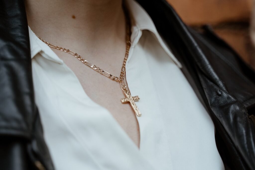 Cross pendant