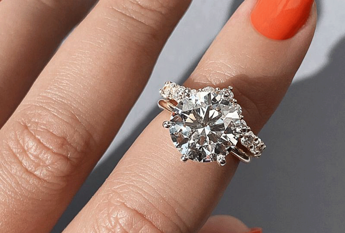 Brilliant-cut diamond engagement ring