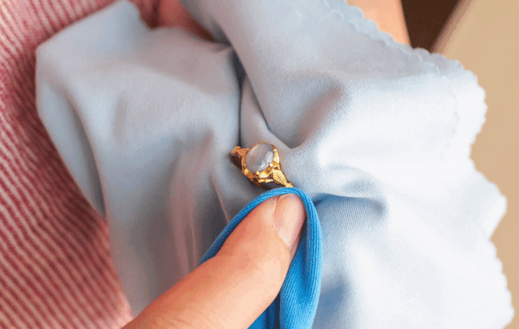 how to clean gold jewelry