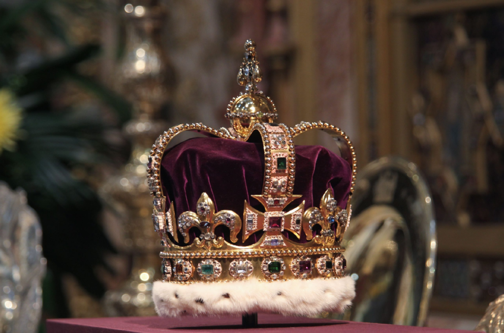 Queen Elizabeth’s Jewelry Legacy: Who Will Continue It?