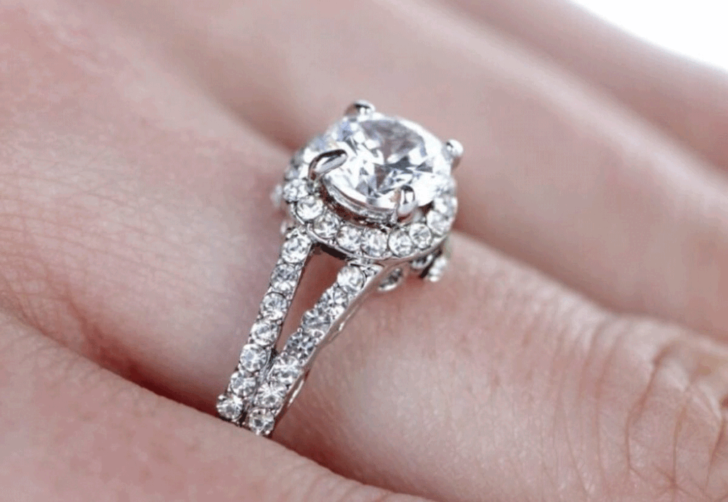 Halo-setting engagement ring