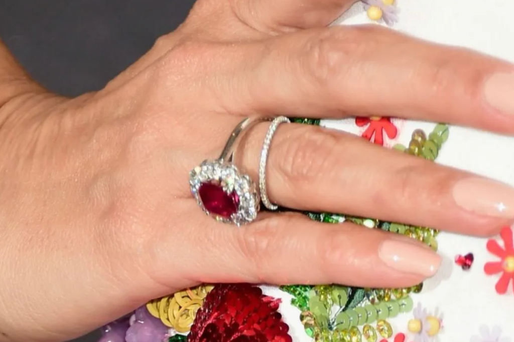 Eva Longoria engagement ring from Jose Baston