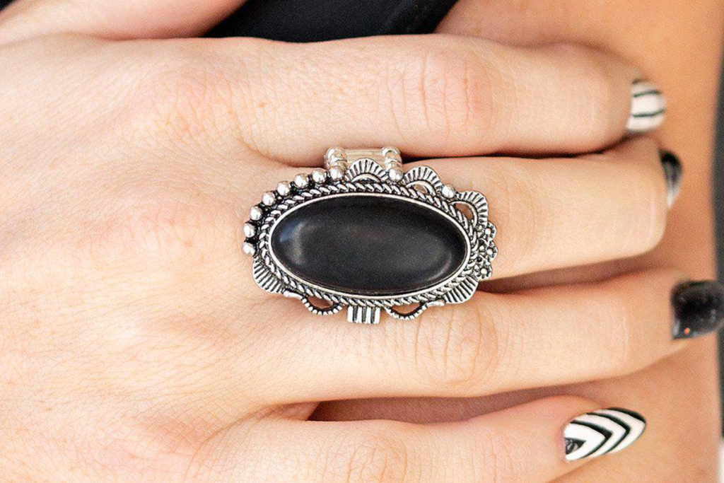 Black stone ring